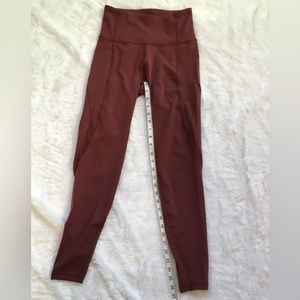 Old Navy Women Athletic Elevate Go Dry Mesh Detail Leggings Burgundy Size Small